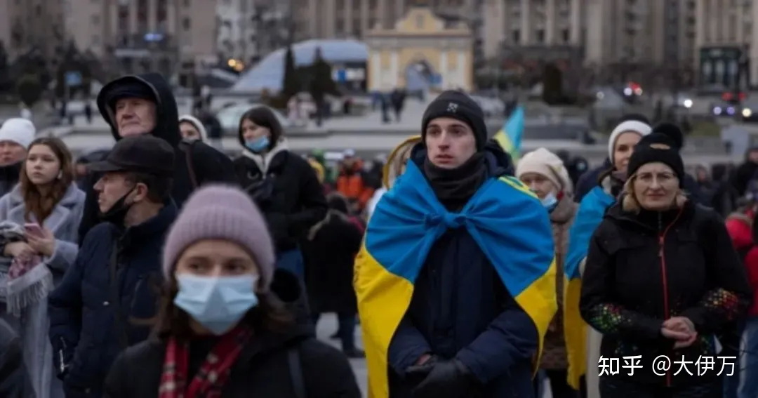 乌克兰还颁布了禁止16岁到18岁青少年出境的法令